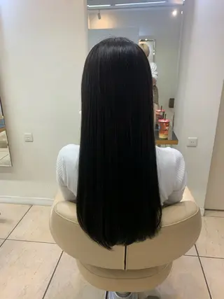 ロング カラー 山本 理世のヘアスタイル