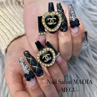 ネイル MADIA藤沢所属・MADIA MEGUのネイルデザイン