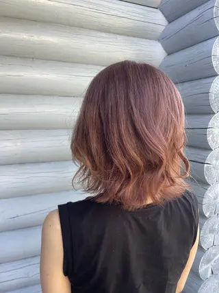 カラー 及部 杏那のヘアスタイル