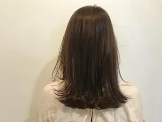 ミディアム カラー 伊藤 康乃のヘアスタイル