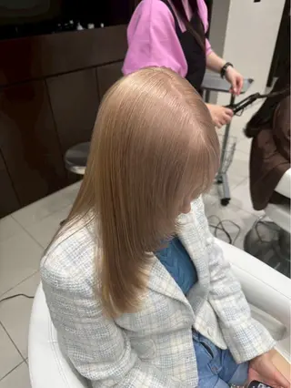 カラー 森 芽吹のヘアスタイル
