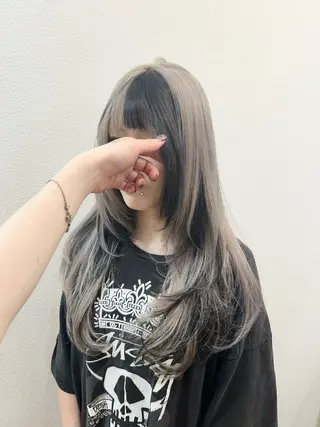 ロング カラー Maya🦋 ハイトーン特化のヘアスタイル