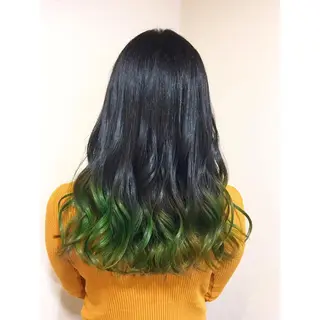 セミロング ヤマグチ ヒカルのヘアスタイル