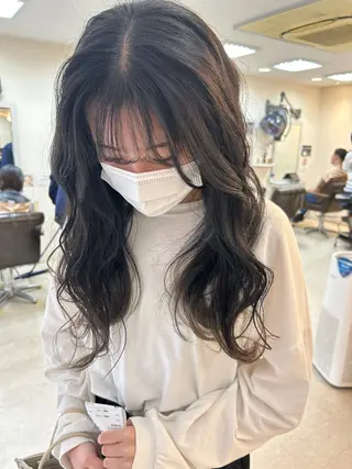 ロング 秋津 琉花のヘアスタイル