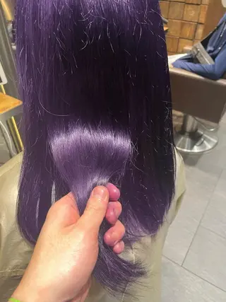 セミロング カラー ブリーチ＆縮毛矯正 🧸tomoki🧸のヘアスタイル