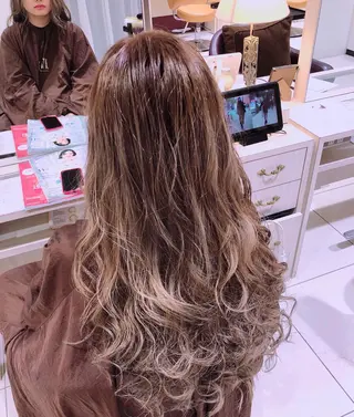 セミロング カラー 難しい髪質の縮毛矯正 高岡/射水/髪質改善のヘアスタイル