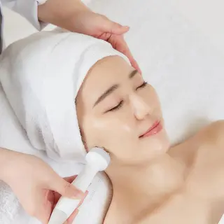 小顔・ツルツル素肌 ハリステリアのエステ・リラクイメージ