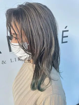 セミロング 佐藤 由依/透明感カラーのヘアスタイル