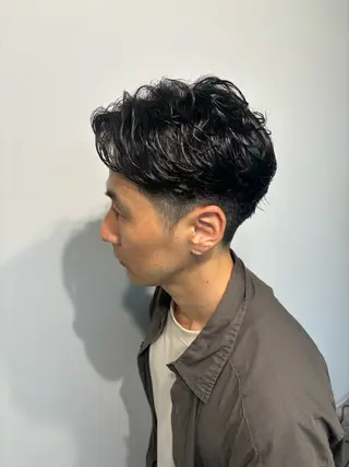 ショート パーマ メンズ 穐田 航のヘアスタイル