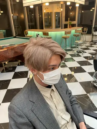 カラー 透明感ブリーチ ハイトーンウエダのヘアスタイル