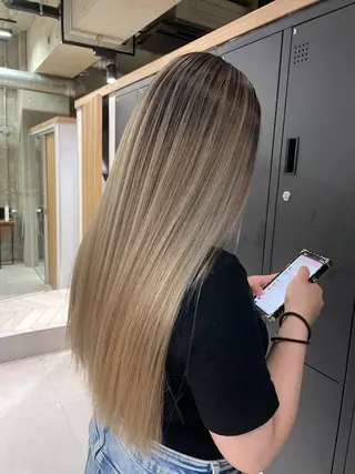 ロング 🫧ハイライトカラー 🫧 𝓜𝓘𝓤のヘアスタイル