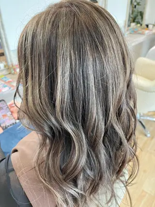 ロング カラー Toy stage所属・Toy stage 大内のヘアスタイル