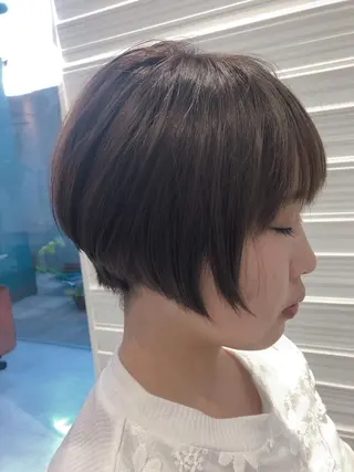 ショート カラー 本山　くせ毛のカット 尾島光季のヘアスタイル