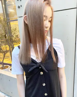 セミロング カラー ⭐️横浜ブリーチ特化 美容師 堤涼⭐️のヘアスタイル
