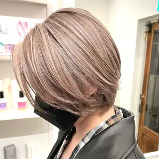 ショート YUUKI/艶カラー レイヤーカットのヘアスタイル