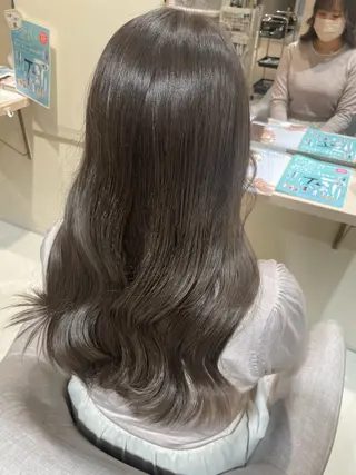 カラー CreBiA ten_【クレビアテン】所属・crebia 漢人 美海／レイヤーカットのヘアスタイル