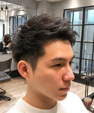 ショート パーマ メンズ lana hair 新宿 髪質改善トリートメント 新宿三丁目所属・新宿メンズパーマ TAKE曲がる縮毛のヘアスタイル