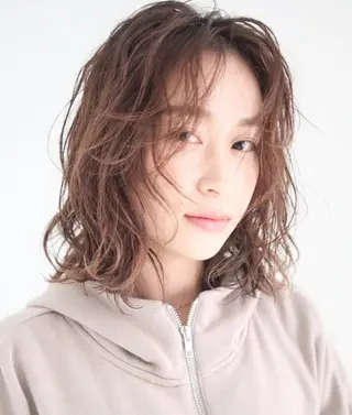 セミロング パーマ カラー 小田川 竜也のヘアスタイル