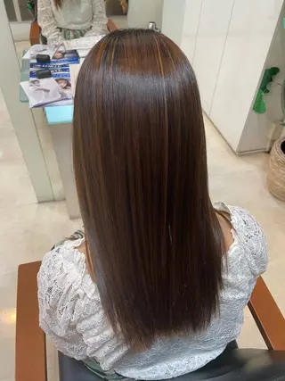 セミロング 縮毛矯正/髪質改善 束感まつ毛/アヤカのヘアスタイル