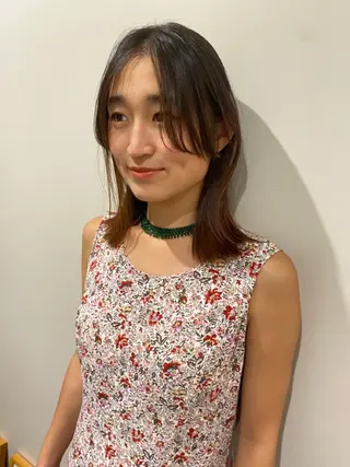 ミディアム 室谷 侑奈のヘアスタイル