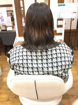 ミディアム 🌈ハイトーン/ ワタル🌈のヘアスタイル