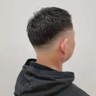 ショート 中川 秀明のヘアスタイル