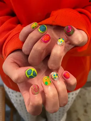 ネイル 文 /個性派ネイルのネイルデザイン