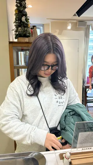 セミロング カラー Rinon所属・沖 真琴のヘアスタイル