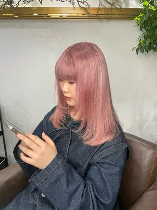 ミディアム カラー ミルクティーベージュ ブリーチ🖤サヤカのヘアスタイル