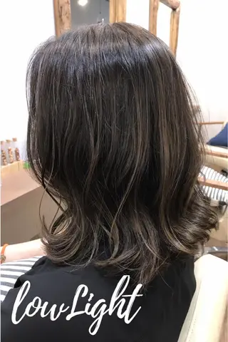 ミディアム カラー 新井 友菜のヘアスタイル