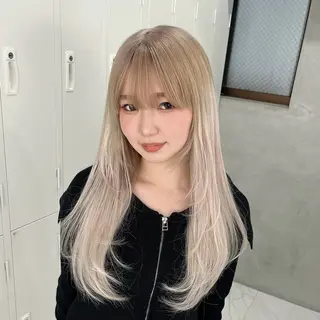 ロング りおな/エクステ /ハイトーンカラーのヘアスタイル