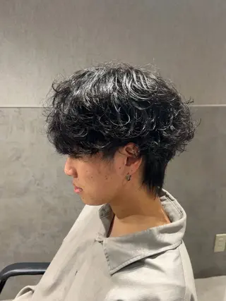 ショート カラー パーマ メンズ 【シャドウパーマ センターパート】義心のヘアスタイル