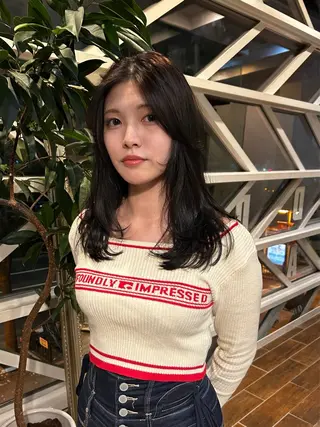 ミディアム 西 優衣奈のヘアスタイル