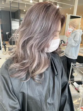 ミディアム カラー パーマ ヘアアレンジ ネイル マツエク・マツパ アイブロウ 井上 一平のヘアスタイル
