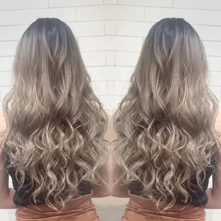 ロング カラー ヘアアレンジ 髪質改善×ハイトーン 中田啄也のヘアスタイル