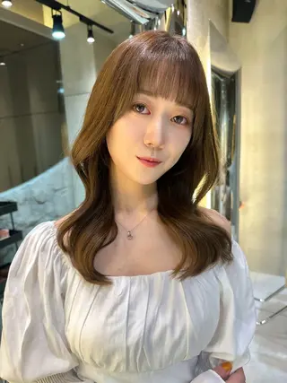 セミロング 🔶艶髪レイヤー 縮毛矯正 金山🔶のヘアスタイル