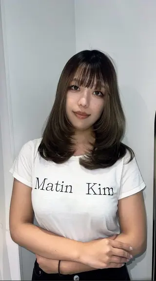 ロング Lisa 透明感✨カラー特化のヘアスタイル