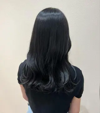 セミロング mina .のヘアスタイル