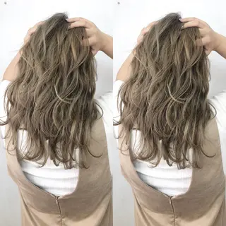 ロング カラー ブリーチカラーレイヤ ーカット🦋annaのヘアスタイル