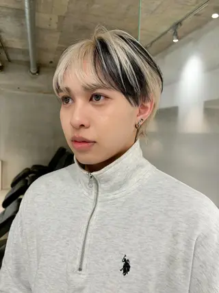 ミディアム カラー メンズ Qin share salon 原宿店所属・🫧艶ハイトーン 特化🫧ライヤのヘアスタイル