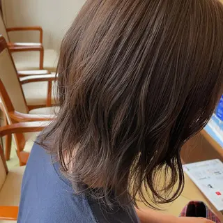 ミディアム カラー 川元 汐音のヘアスタイル