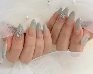 ネイル pool Yuzu🌷のネイルデザイン