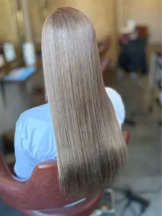 ロング カラー ナギサ 🐶のヘアスタイル