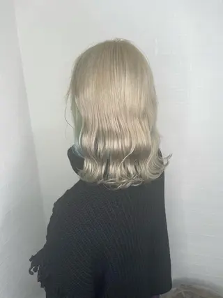 セミロング カラー ヒカ/外国人風 デザインカラーのヘアスタイル