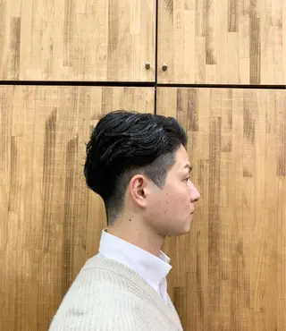 ショート パーマ メンズ 牧野 滉平のヘアスタイル