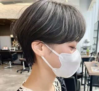 ショート カラー パーマ レイヤー/ショート透 明感カラー/西田祐賀のヘアスタイル