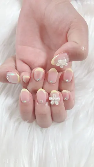 ネイル U·Mi nail salon所属・U·MI 長さ出し専門店のネイルデザイン