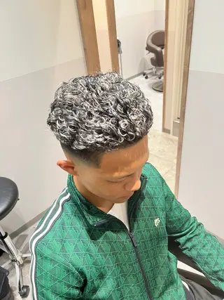 ショート カラー パーマ 角田 瀬名のヘアスタイル