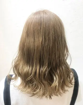 ミディアム カラー 齋藤 結愛のヘアスタイル