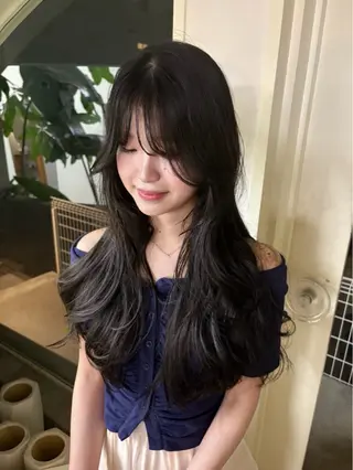 カラー 長谷川 杏海のヘアスタイル